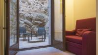 A seating area at Capricho Toledano