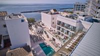 Widok na morze z tego hotelu