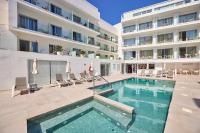 Basen w obiekcie Hotel Ilusion Moreyo - Adults Only lub w pobliżu