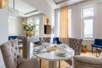 Posedenie v ubytovaní Designer Luxury Home in The Jewish Quarter