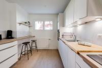 Kuchnia lub aneks kuchenny w obiekcie L'Annexe du 43 - Beautiful T3 for 4 people with balcony