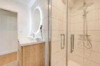 Łazienka w obiekcie L'Annexe du 43 - Beautiful T3 for 4 people with balcony