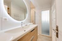 Łazienka w obiekcie L'Annexe du 43 - Beautiful T3 for 4 people with balcony