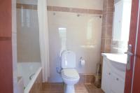 A bathroom at Papadeas Villas