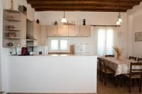 Kuchyň nebo kuchyňský kout v ubytování Villa Abella Paraga Mykonos, Traditional with amazing sea view, up to 6 people