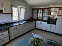 A kitchen or kitchenette at Rodeira