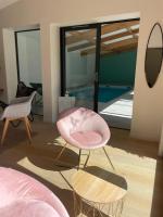 Posteľ alebo postele v izbe v ubytovaní Villa La Luciole Piscine interieure