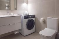 A bathroom at Sfakion 6 apartment