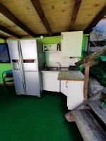 Kuchyň nebo kuchyňský kout v ubytování Вила Край реката
