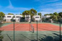 Tenis a/nebo squash v ubytování AM-3 LLAFRANC 8 PaX nebo okolí