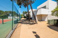 Tenis a/nebo squash v ubytování AM-3 LLAFRANC 8 PaX nebo okolí