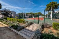 Tenis a/nebo squash v ubytování AM-3 LLAFRANC 8 PaX nebo okolí
