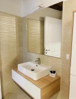 A bathroom at La Torre di Borgunto - Piazza Grande