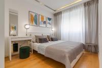 Posteľ alebo postele v izbe v ubytovaní City Lux Apartment 1- with garage and balcony