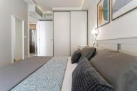 Posteľ alebo postele v izbe v ubytovaní City Lux Apartment 1- with garage and balcony