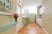 A kitchen or kitchenette at The river corner