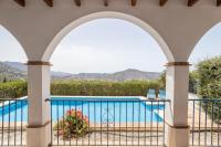 Bazén v ubytovaní Villa Málaga con Piscina Vallada, Barbacoa y hermosas vistas by AndaraHolidays alebo v jeho blízkosti