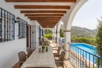Bazén v ubytovaní Villa Málaga con Piscina Vallada, Barbacoa y hermosas vistas by AndaraHolidays alebo v jeho blízkosti