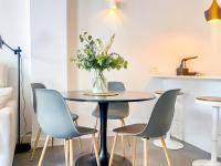 Posezení v ubytování OleHolidays 406 Loft Romana Playa junto al mar