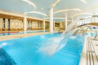 Basen w obiekcie Klif Apartamenty Polanki Aqua A414 lub w pobliżu