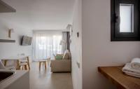 Televízia a/alebo spoločenská miestnosť v ubytovaní Apartamentos Es Pujols - Emar Hotels