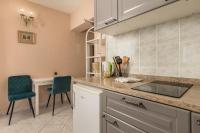 Kuchyňa alebo kuchynka v ubytovaní Apartments Villa Chiara Opatija