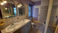 Kúpeľňa v ubytovaní Villa Excallibur, aux portes de Brocéliande