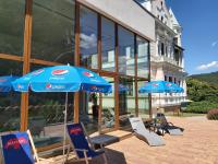Nespecifikovaný výhled na hory nebo výhled na hory při pohledu z hotelu