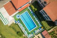 Bazén v ubytovaní Achillion Apartments & Studios alebo v jeho blízkosti