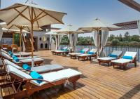 Bazén v ubytování Dahabeya Molouky Nile Cruise- Every Monday from Luxor- Aswan for 05 nights nebo v jeho okolí