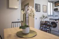 A kitchen or kitchenette at 31ENT1027 - Mediterranean decorated apartment