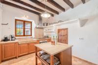 A kitchen or kitchenette at Can Faveta