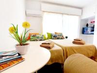 Půdorys ubytování Studio with access to the garden. Open pool. Beach very close. Wifi & Netflix FREE