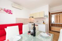 Kuchyň nebo kuchyňský kout v ubytování Apartmani Braut