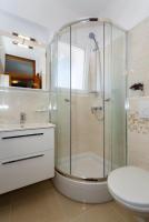 Koupelna v ubytování Apartmani Braut