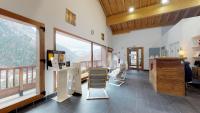 Televízia a/alebo spoločenská miestnosť v ubytovaní Le Hameau SPA & PISCINE studio SUPERIEUR 2 pers by Alpvision Residences