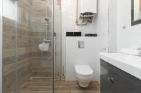 Kúpeľňa v ubytovaní Lake House Sosnowy Las Mielno by Noclegi Renters