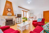 Televízia a/alebo spoločenská miestnosť v ubytovaní Ideal Property Mallorca - Villa Rosita 12A