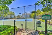 Tennis und&#47;oder Squash in der Unterkunft Less Than 2 Mi to Beach Savannah Shores Resort Condo! oder in der Nähe