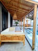 The swimming pool at or close to Ozilvillas