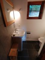 Łazienka w obiekcie Chalet Le Tyrolien, au coeur du Boréon