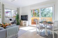 TV a/nebo společenská místnost v ubytování Golf and Beach Apartment La Cala de Mijas