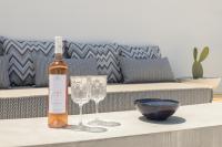 Nápoje v ubytovaní Nevma Naousa Boutique Apartment