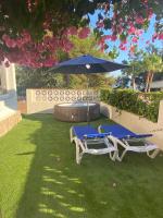 Vonkajšia záhrada v ubytovaní Independent Villa BEACH HOUSE EL BOSQUE