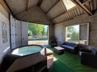 Posedenie v ubytovaní Villa Excallibur, aux portes de Brocéliande