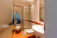 Kúpeľňa v ubytovaní Aurora Garden Lodging - Rooms & Apartment