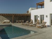 Bazén v ubytovaní Casa Botanica Luxury Villas Antiparos alebo v jeho blízkosti