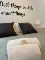Postel nebo postele na pokoji v ubytování Life Apartments Fuentebravía