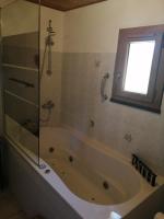 Kúpeľňa v ubytovaní Holli cottage - Charming 2 bedrooms with terrace.