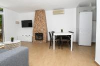 Kuchyňa alebo kuchynka v ubytovaní Rentalmar Villa Covamar families only